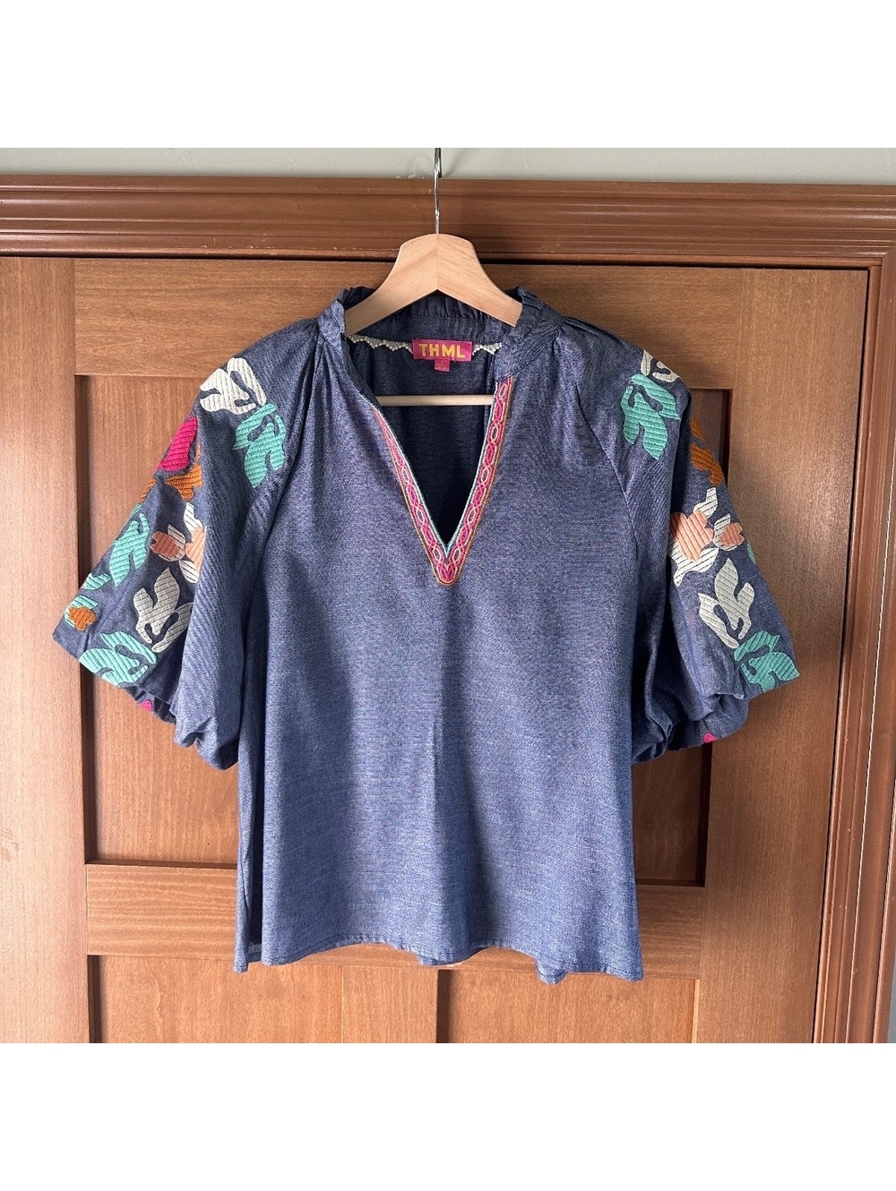 THML Embroidered V-neck Puff Sleeve Top Blouse Chambray Blue Women’s Small